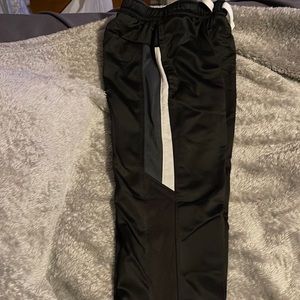 Athletic little boys pants size 6-7